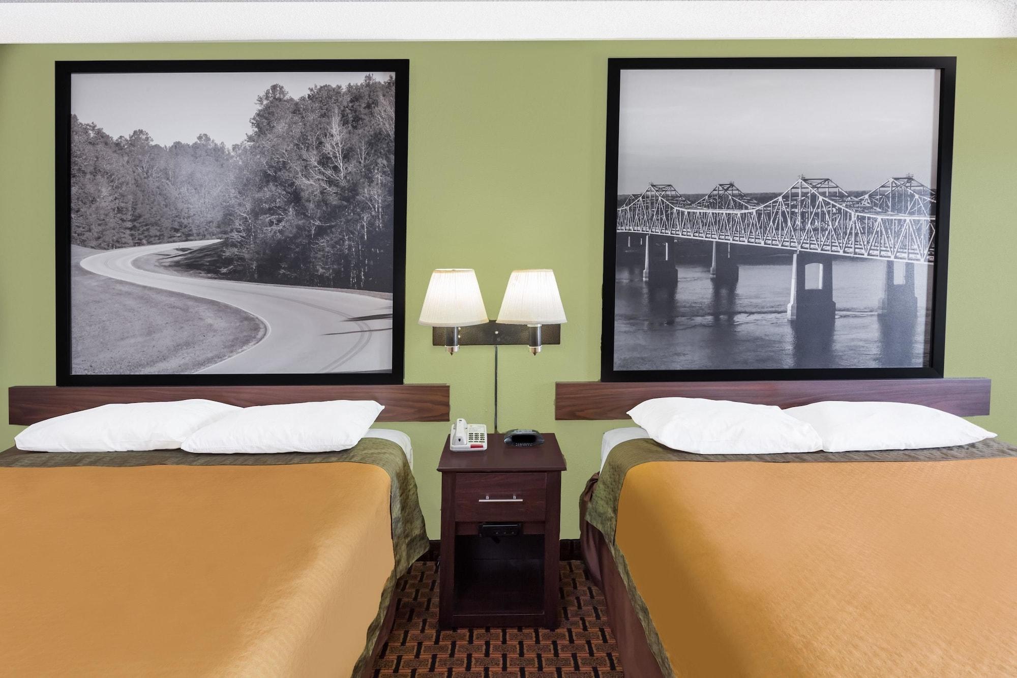 Super 8 By Wyndham Madison/Ridgeland Area Hotel Exterior foto
