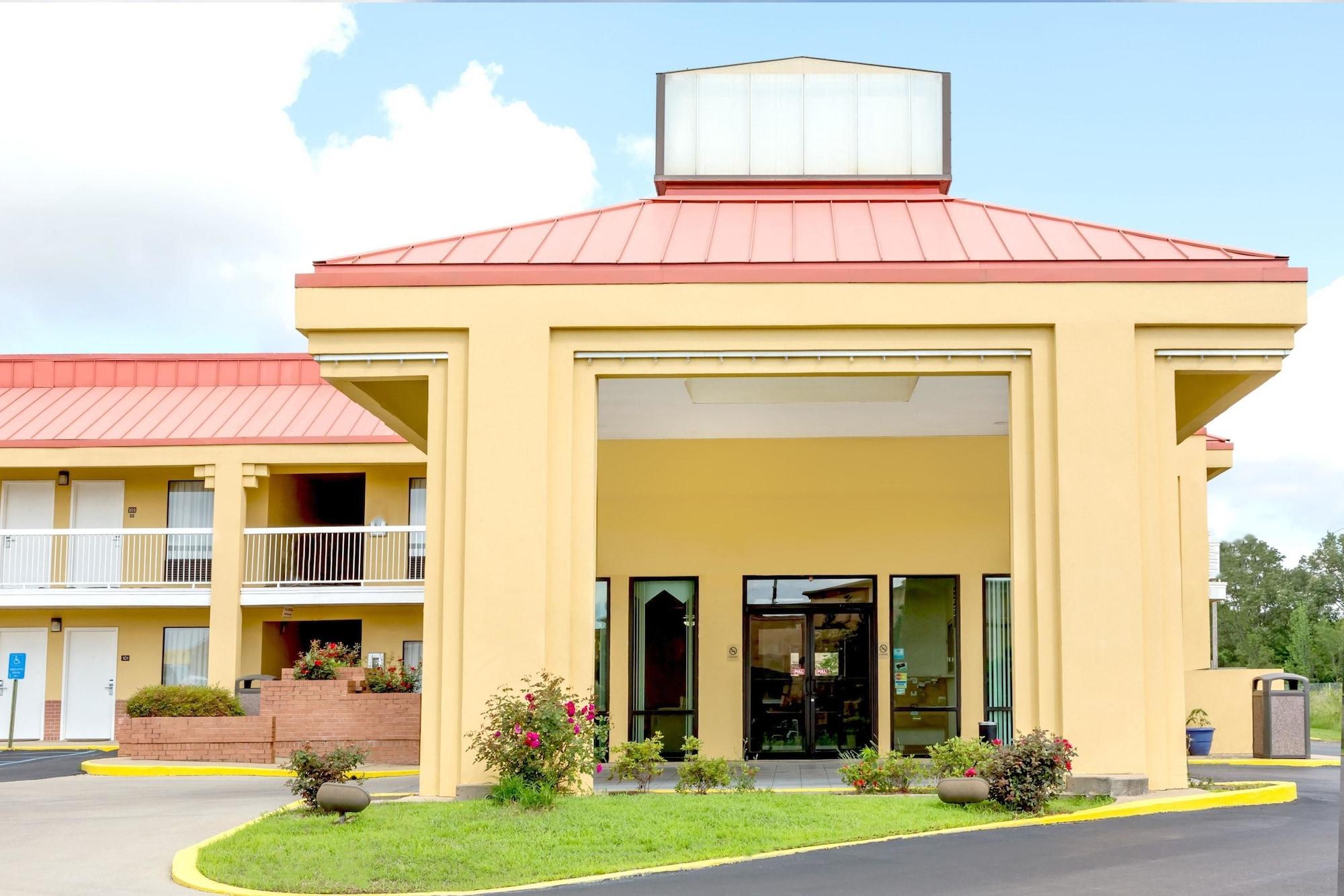 Super 8 By Wyndham Madison/Ridgeland Area Hotel Exterior foto